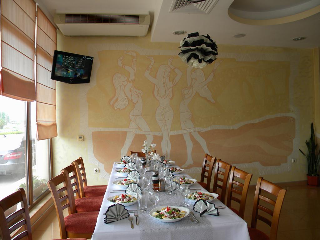 Adamo Hotel Warna Exterior foto
