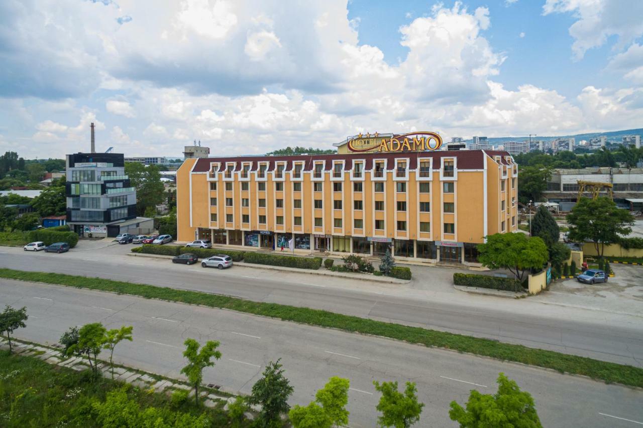 Adamo Hotel Warna Exterior foto